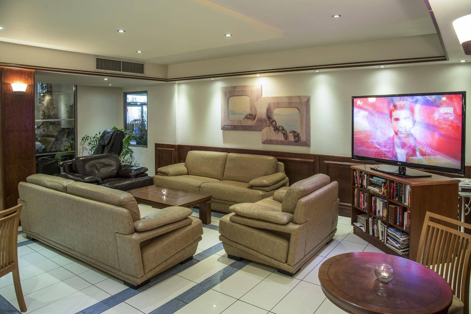 Manousos Hotel 3*