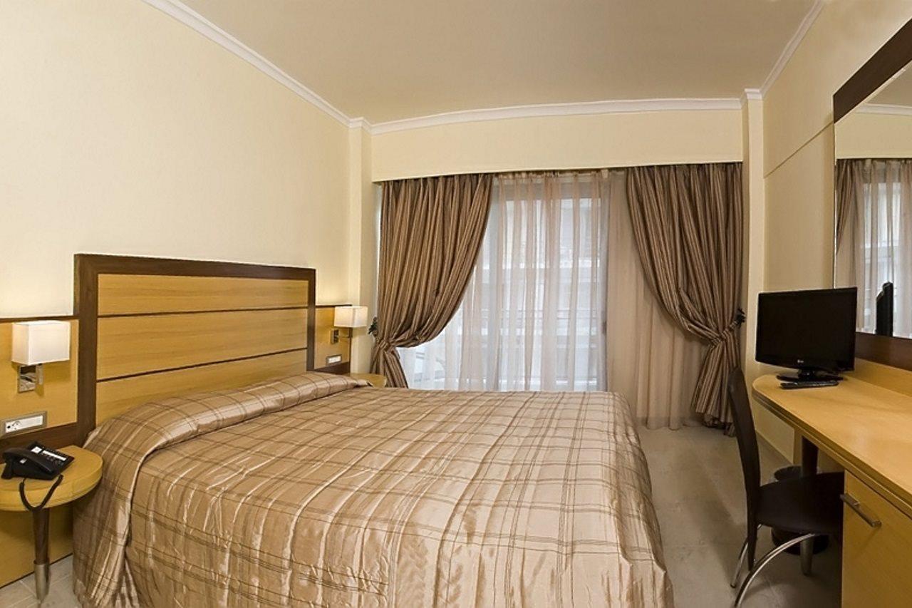Hotel Manousos